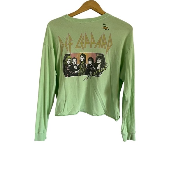 DAYDREAMER x REVOLVE Def Leppard Crop Long Sleeve Tee - Picture 4 of 8